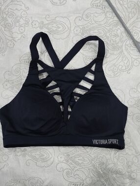 Victoria Sport Black Strappy Crossback Sports Bra